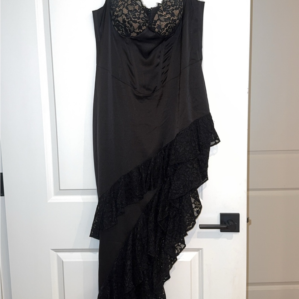 Chic Black Asymmetrical Lace Dress